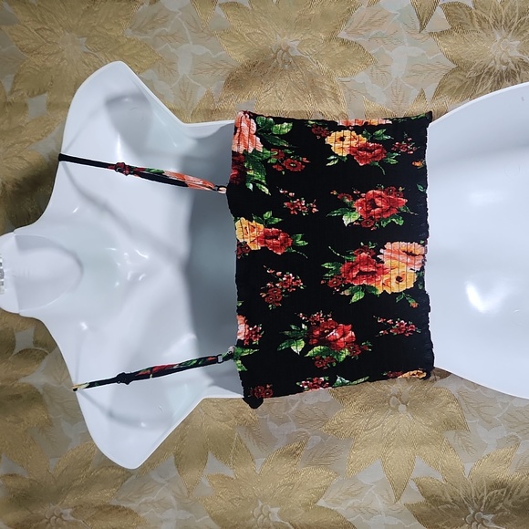 AMBIANCE Crop Top - Picture 5 of 5